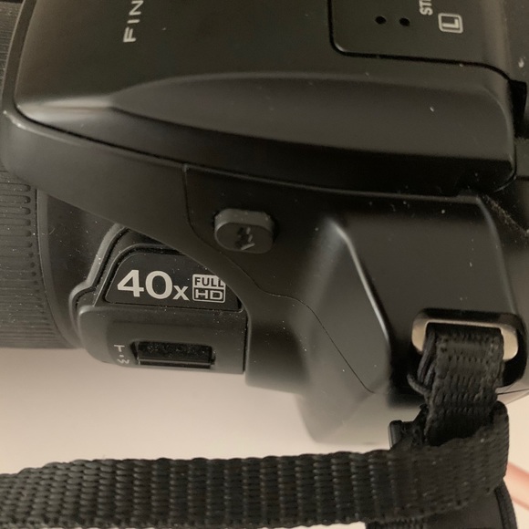 Fiji Camera - Picture 3 of 3